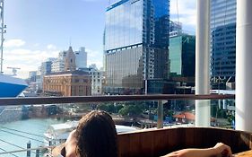 Luxury Apartment - Parking - Hot Tub - Stunning Views